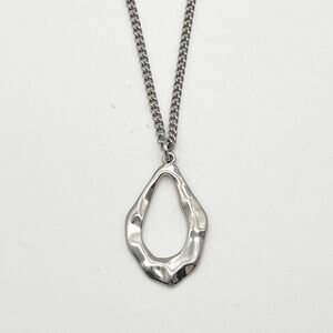 Silver Tone Freeform Teardrop Pendant Fashion Necklace 25”